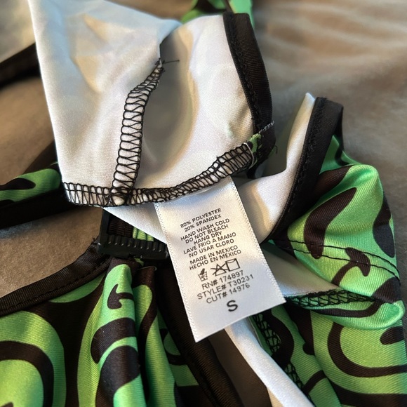 Green Smiley Rave top - Picture 3 of 3